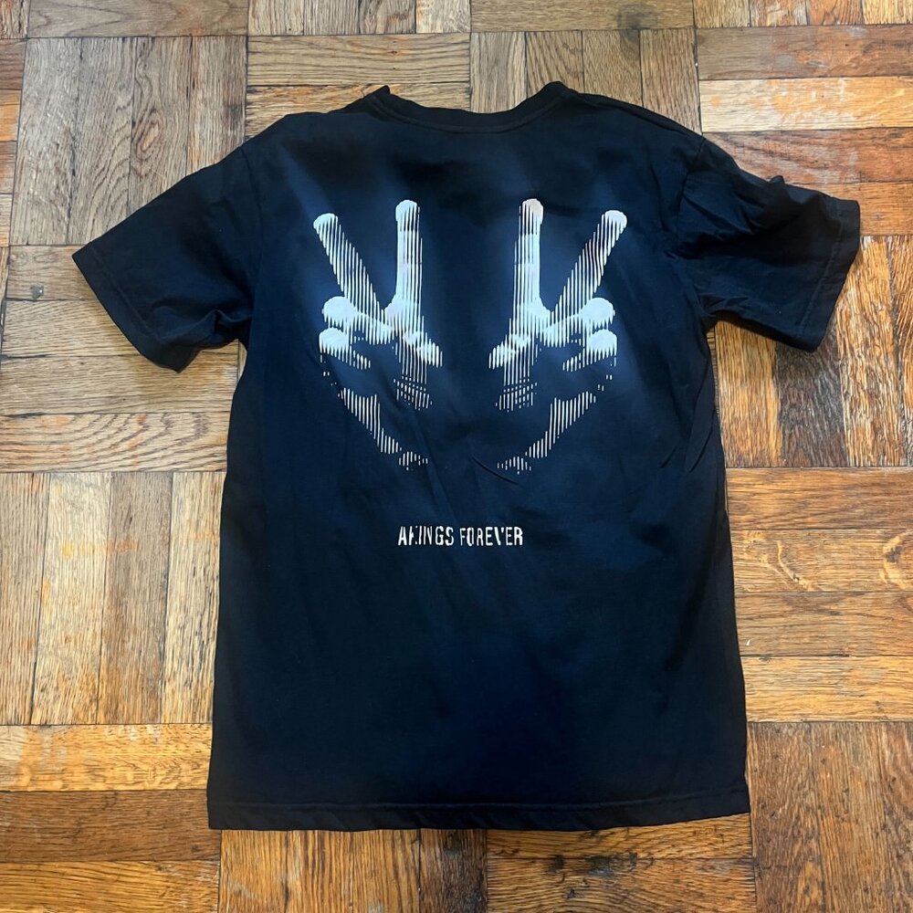 AKINGS Peace T-shirt